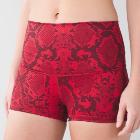 Lululemon Boogie Short *Roll Down